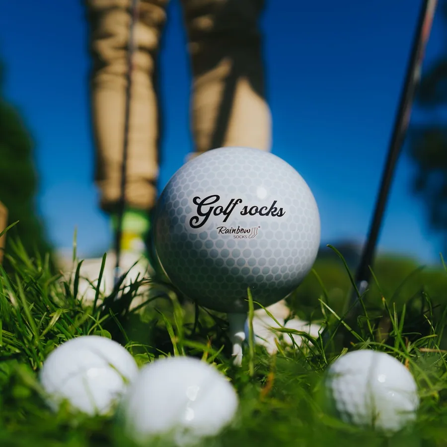 Golfsocken in einem Ball für ein Goft nicht nur für den Golfspieler