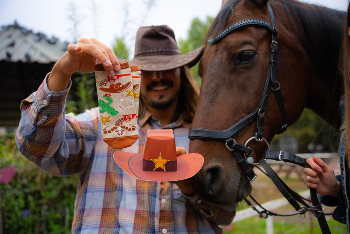 Wild West Cowboy Hat Socken Box 2 Paar