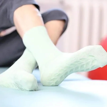 Bunte Herrensocken ohne Gummi mit Anti-Rutsch-Sohle 8 Paar