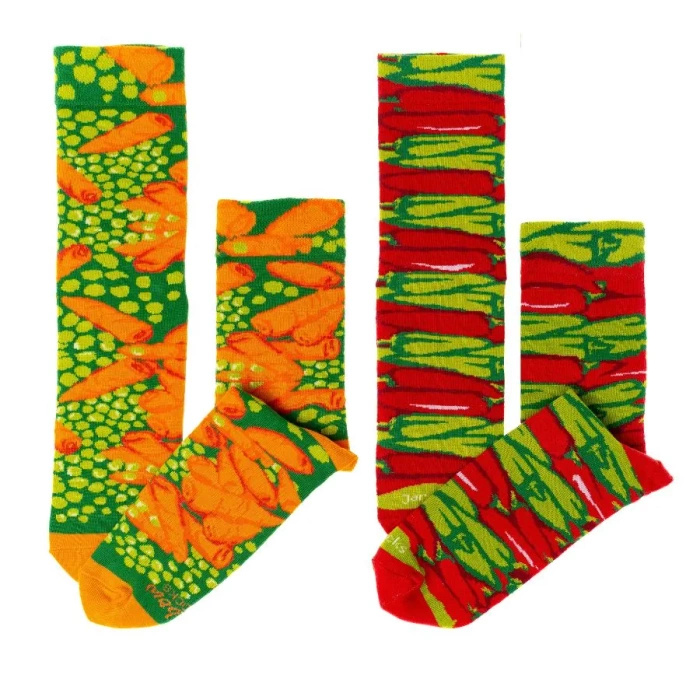 Paprika- und Erbsen Socken im Glas